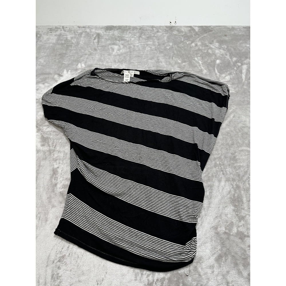 Max Studio Shirt Women's Size Medium Black and Silver Gathered At Side EUC